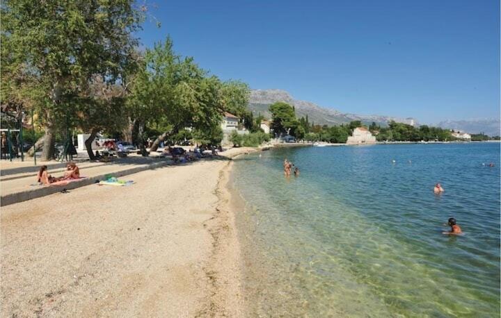 Spacious Apartment Close To The Sea In Kastel Luksic Kaštela Kültér fotó