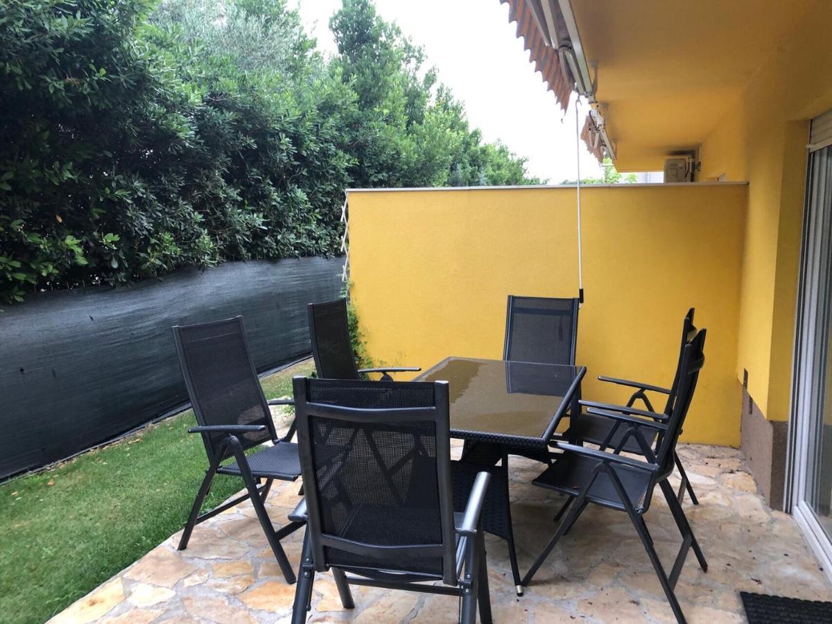 Spacious Apartment Close To The Sea In Kastel Luksic Kaštela Kültér fotó