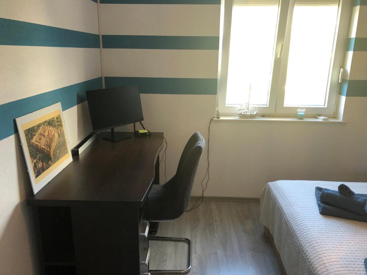 Spacious Apartment Close To The Sea In Kastel Luksic Kaštela Kültér fotó