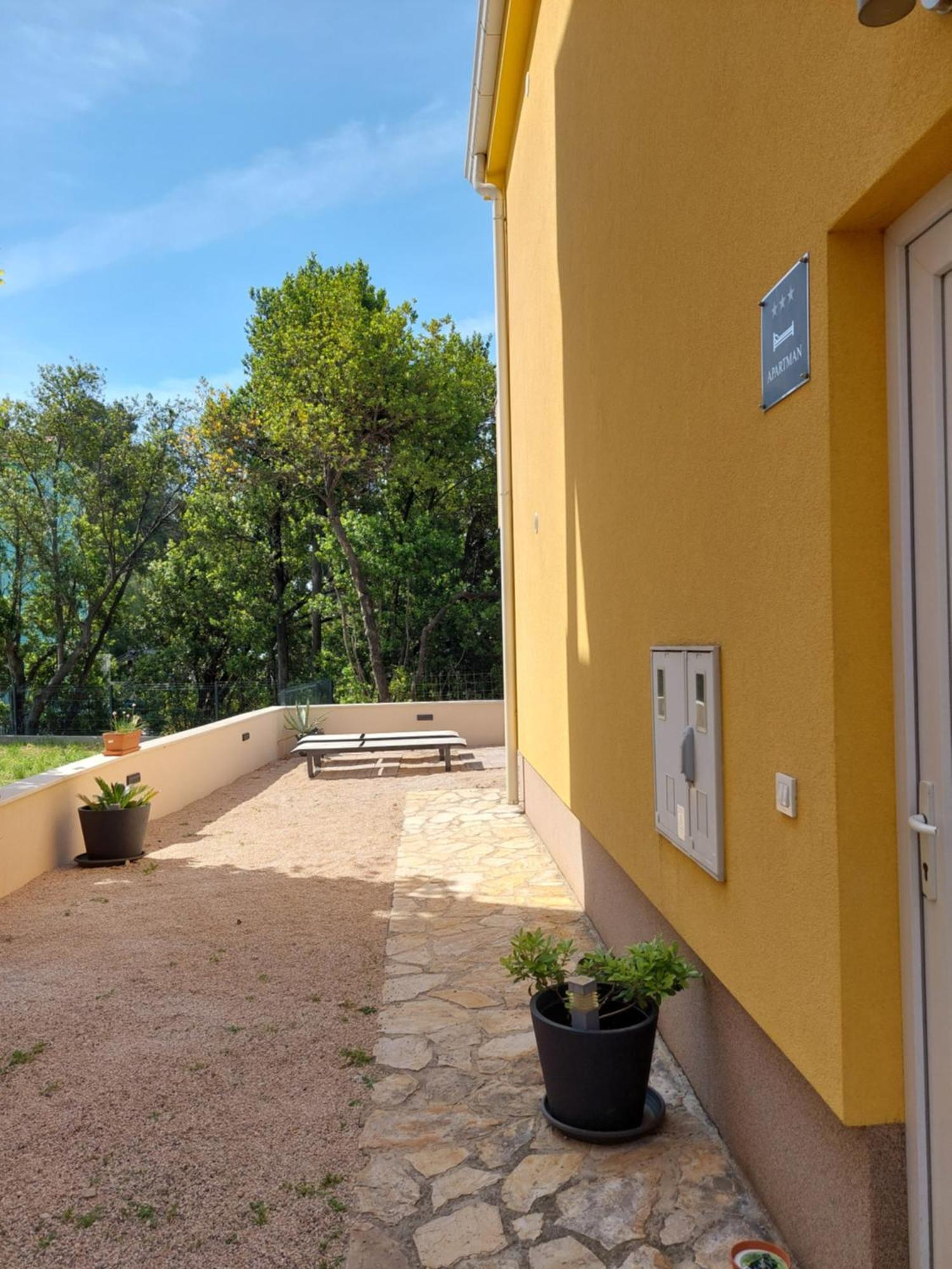 Spacious Apartment Close To The Sea In Kastel Luksic Kaštela Kültér fotó